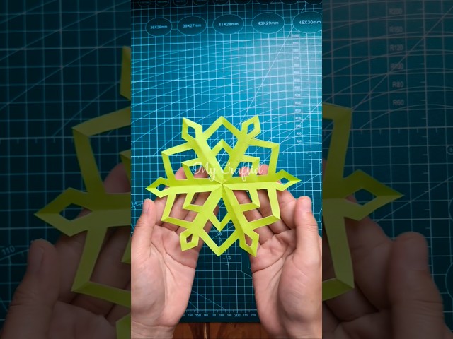 Paper Snowflake Tutorial for Beginners | Quick & Easy Holiday Craft #diy #papercraft #tutorial