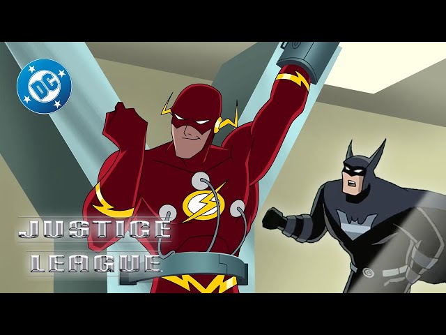 The Flash Outsmarts Batman! | Justice League | DC