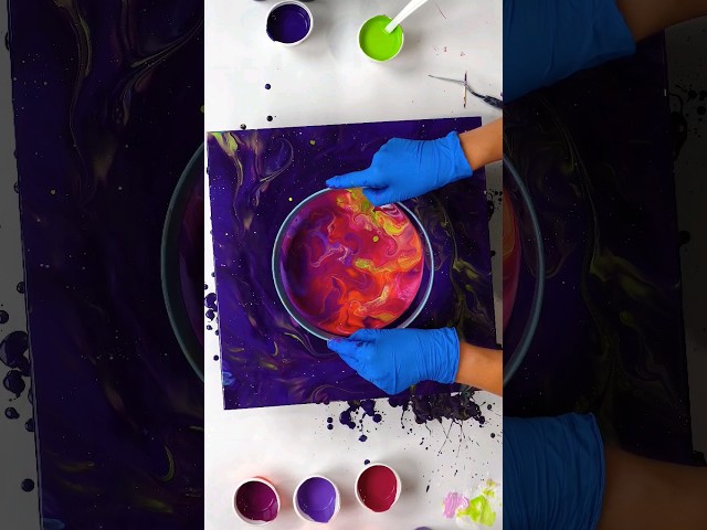EASY Planet Painting with Fluid Acrylics - Should TRY! 🤩 #art #fluidpouring #shorts