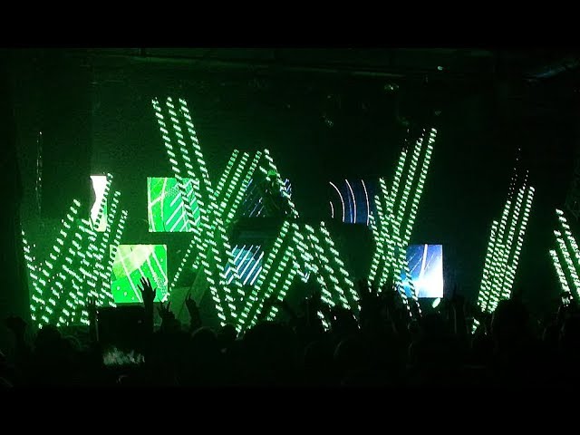 Alan Walker live at Weekend Festival in 360