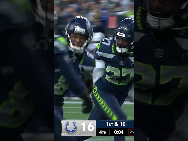 Spoon tipped it, Coby picked it. 📺: CBS