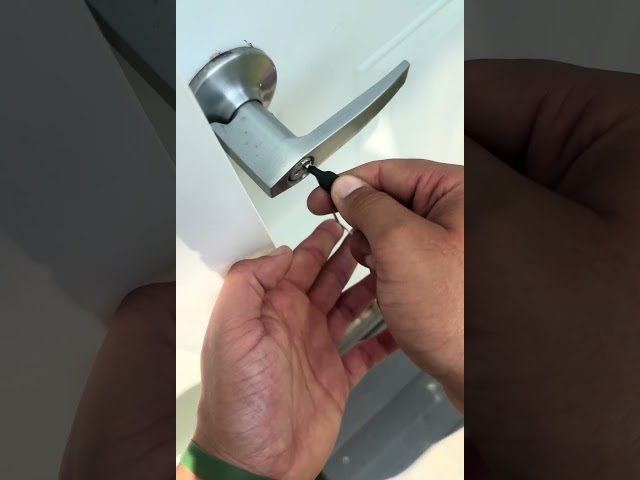 How To Pick Open A Door Handle.    #locksmithing101 #doorlock #24hourlocksmith
