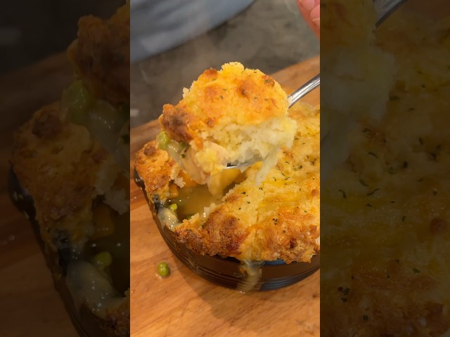 Cheddar Bay Biscuit Chicken Pot Pie @Chubbies