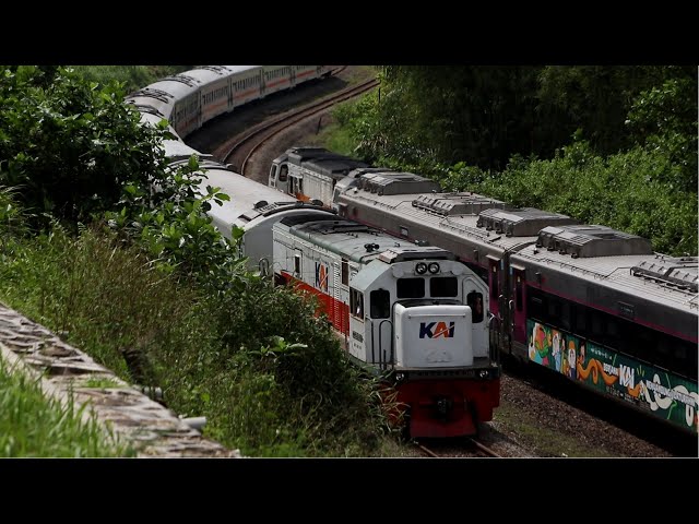 Moment Captured ! Train Meets on Mountain Line of Java