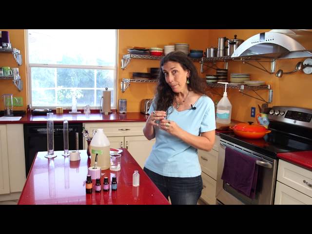 When to Apply Essential Oils: Nighttime Knee Pain Gel
