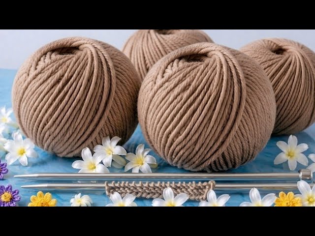 You won't believe it, it's legendary! Nobody believes I only repeat "ROW 4" in this knitting stitch