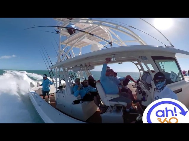 HCB Center Console Custom Yacht at Full Speed 360 Virtual Reality