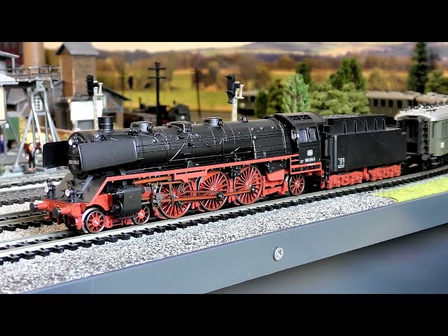 FAULTY! NEW 2026 Märklin 36951 / Trix 25951 DB BR003 276-3 Express Steam Locomotive