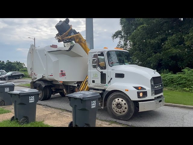 BRAND NEW 121 Disposal Mack MD Mini liberty side loader python garbage truck vs apartment cart lines