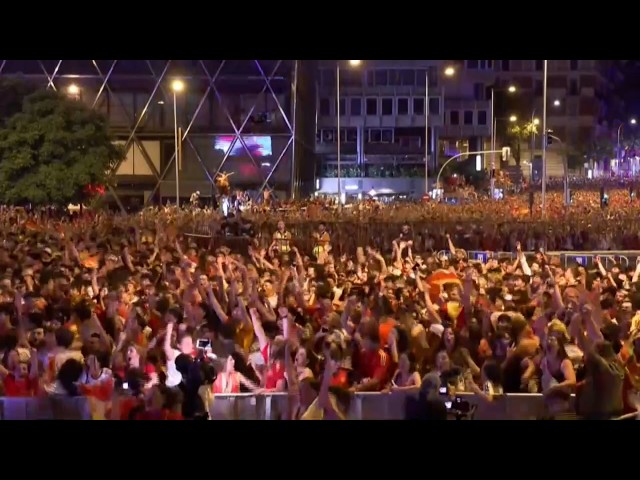 Así se vivió el gol de Ferrán en toda España