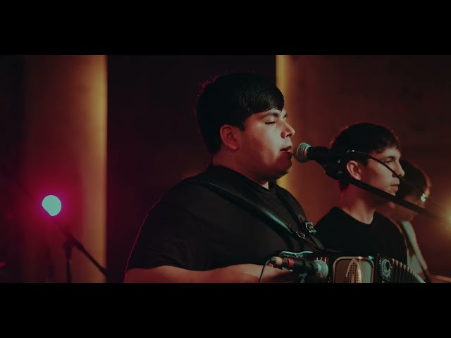Personal Class ft Ricka Felix - Old Wolf (live)