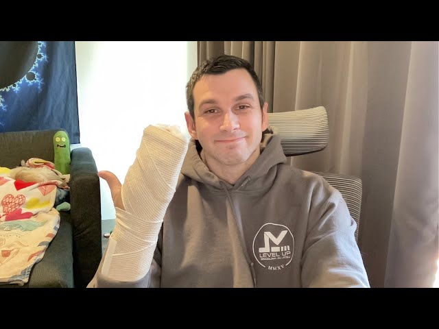 I'm injured so let's livestream