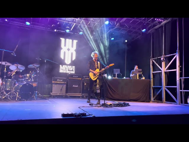 Miyavi - Girls be ambitious AMAZING LIVE in Bucharest 2023 🇷🇴 #miyavi #bucharest #guitarist