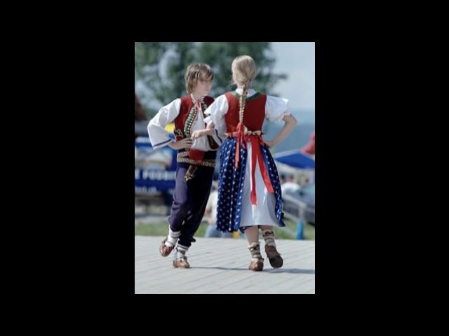 Dýnom dánom (Slovak folk song)