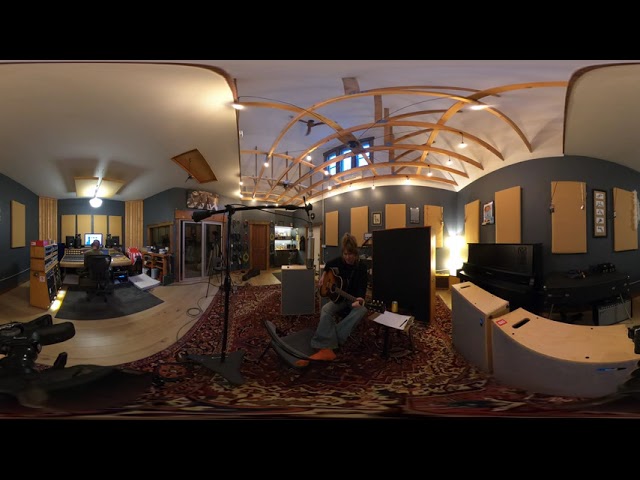 Breaking Ground by Little Sue - 360 video