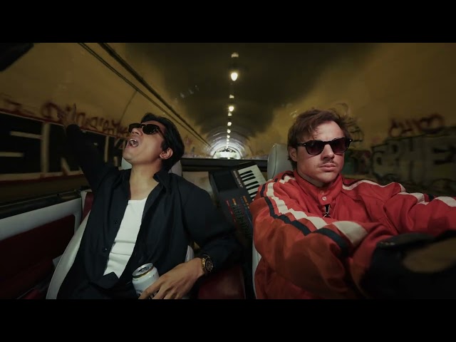 Møme & Ricky Ducati - Paranoïa (Official Visualizer)