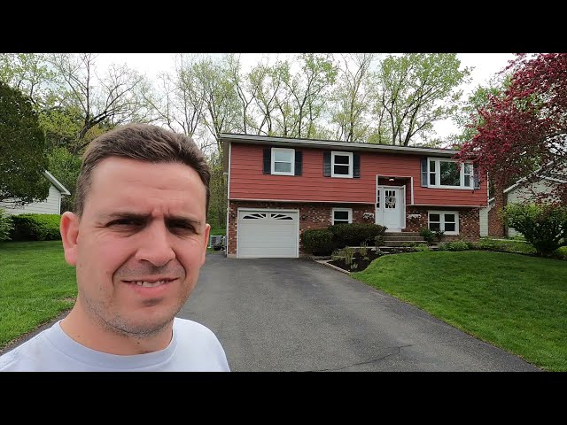 Fully Updated Raised Ranch with Fantastic Outdoor Entertaining Space - 84 Fairlawn Dr, Selkirk, NY
