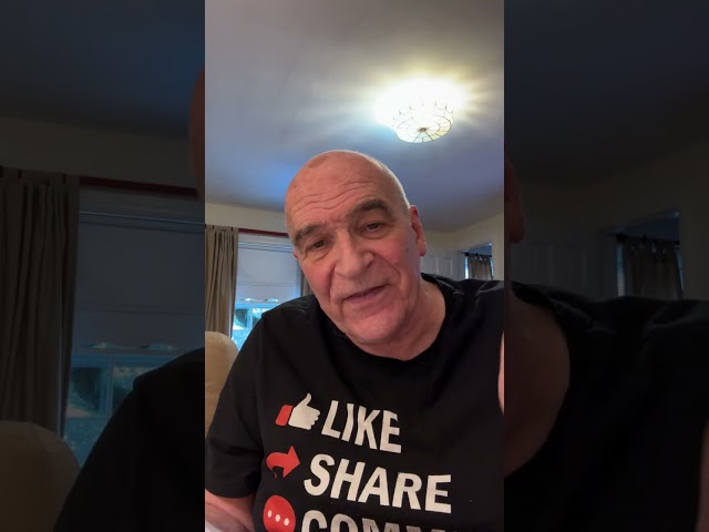 My new #pokemon giveaway has just started - Golden Pokeball