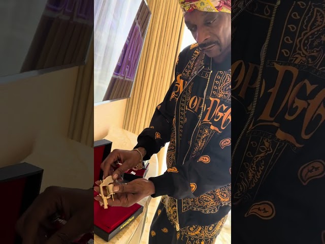 Snoop Dogg Unboxing Custom .38 Gun Pendant Jewelry with Removable Bullets | King Ice Jewelry