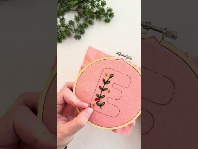 Let’s make our Felt Alphabet Decorations step-by-step!