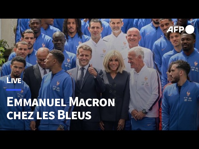 🔴 LIVE - Emmanuel et Brigitte Macron retrouvent les Bleus avant la Coupe du monde