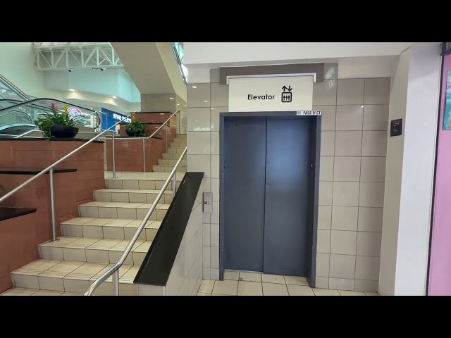 Former Montgomery Vector Hydraulic Elevator @ North Riverside Park Mall, North Riverside IL