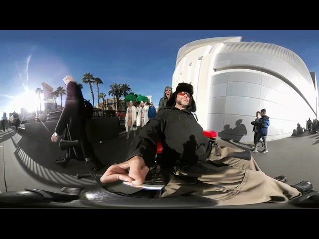 Wheelchair #Elvis Beautiful Women on #Rollerskates #Powerchair Las Vegas Strip #360Video #Xanadu