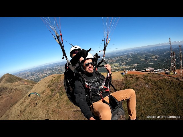 VIVENDO O SONHO DE VOAR ! COMEMORANDO A VIDA NAS ALTURAS NO VOO DUPLO DE PARAPENTE NA SERRA DA MOEDA