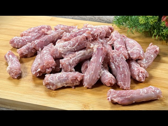 Korean students taught me this chicken neck trick! Cheap and delicious!