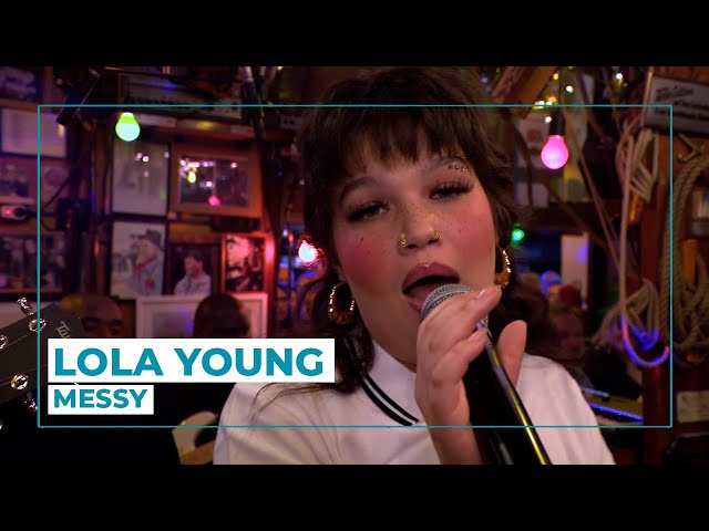 Lola Young - Messy (Live at Ina's Nacht)
