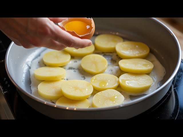 With 2 potatoes, dinner in the pan will be ready in 10 minutes! GOD, HOW DELICIOUS!