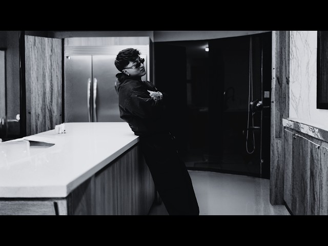 Milo Mae - 3 GATAS (Video Oficial)