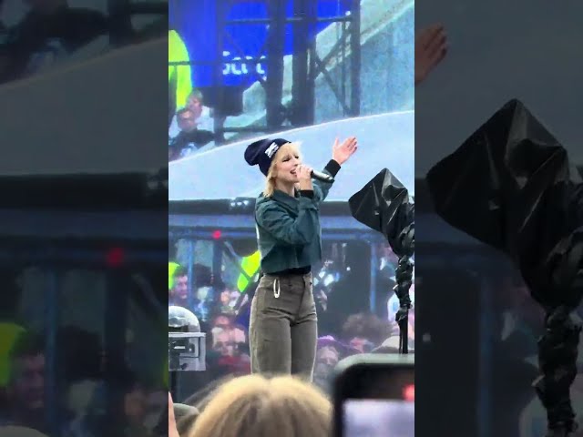 Paramore - The Only Exception (Live in Edinburgh)