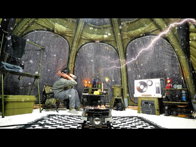 Camping in Rain, Hail, Lightning, Thunder. Inflatable Penthouse Tent with Land Rover Defender