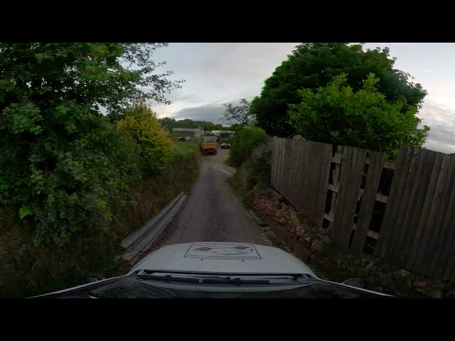 360° VR Green Lanes in a Dacia Duster - Shaws Lane, Uppermill, West Yorkshire