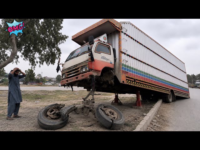 🚛 Broken Truck Front Axle Repaired on the Road by Pakistani Mechanics | $2500 Heavy Duty Repair!