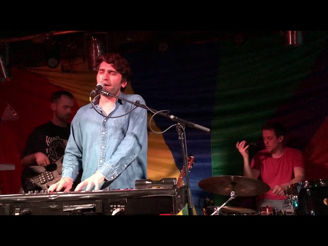Zooni - Sasquatch (live)