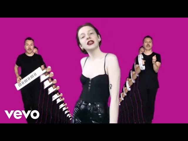 Purple Disco Machine, Sophie and the Giants - Hypnotized (Official Video) (Legendado)