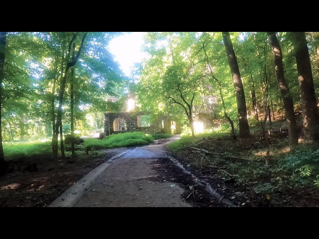 Cold Spring Cornish Estate Trail  紐約州冷泉康沃爾莊園 (森の中に隠されたManor遺跡)