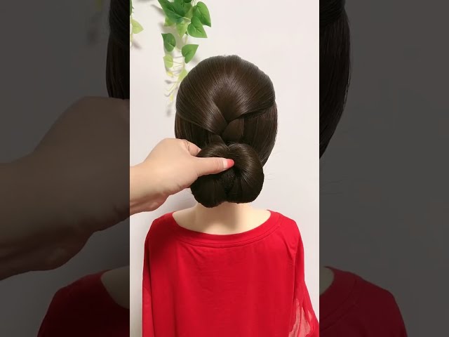 Quick and Cute Low Bun Hairstyle For Every Woman