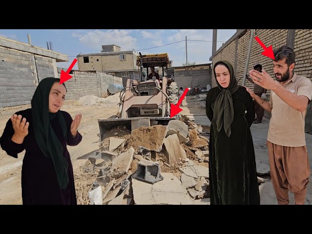 A house for a family, a dream for a life | Omran shows Fereshteh the plans for the new house
