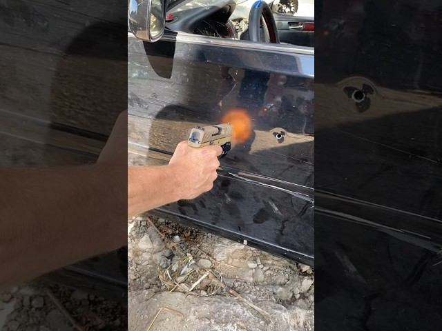.45 ACP y 9 mm contra puerta de coche. La .45 ACP es terrible. #45ACP #9mm #pistola #Glock #HKFN5...