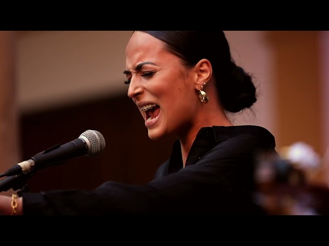 MERECE LA PENA - AMARA RODES (EN ACTUACIÓN)