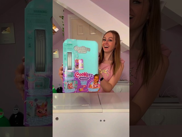 [ASMR] UNBOXING THE *NEW* MYSTERY COOKEEZ MAKERY *FREEZY FRIDGE!!*🫢🥶❄️⁉️ (MUST SEE!!😵) #Shorts