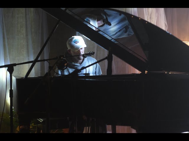 HAYD Performs "Changes" Live | 'Head in the Clouds' in Manila