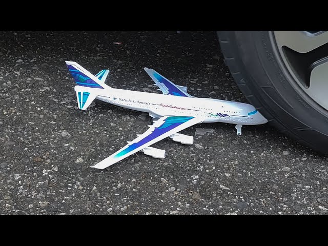 Experiment: Balloons of Fanta, Pepsi, Sprite, Mtn Dew, Sodas, Coca-Cola vs Mentos in Big Undergroun