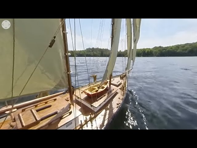 Schooner Kamanik -- Click & Drag to rotate view.