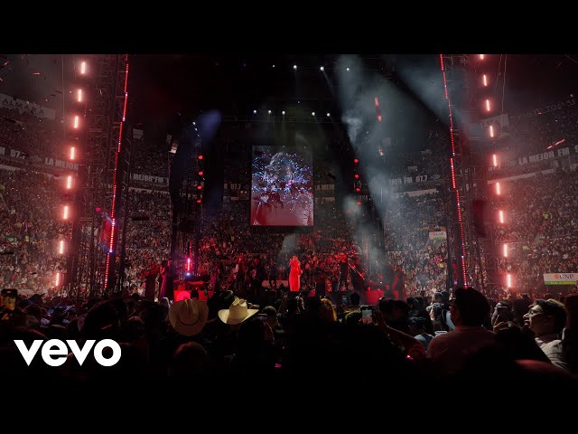 Yuridia - Amigos No por Favor (En Vivo Desde la Plaza de Toros la México)
