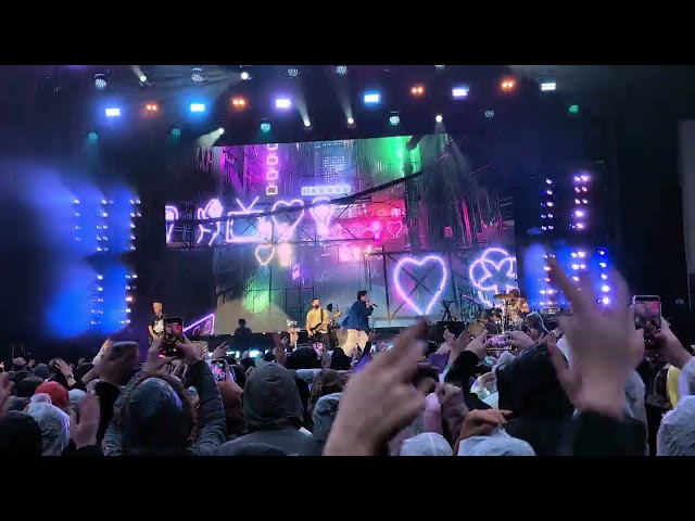 The Script - Rain at The Piece Hall, Halifax. (In the rain)