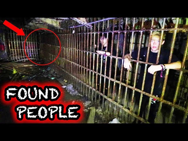 (people inside!) EXPLORING ABANDONED INNER CITY PRISON